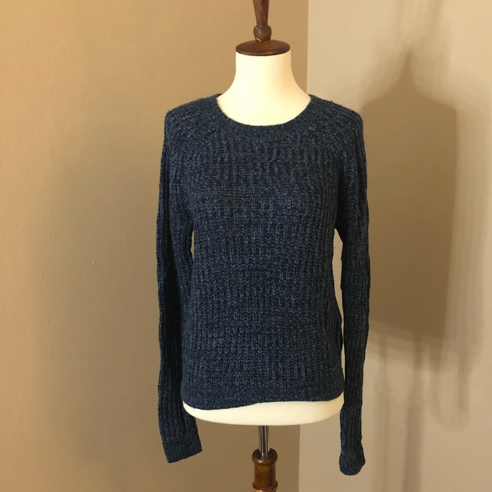 Abercrombie & Fitch blue sweater